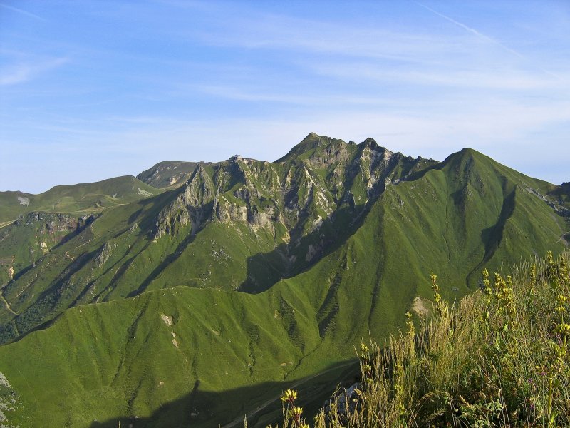 OTSancy_2038 La chaîne du Puy de Sancy (DR : OT SANCY)